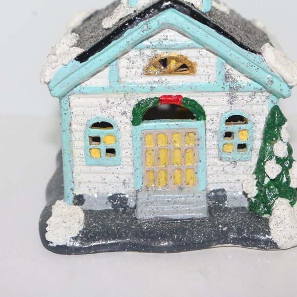 Christmas village church and DOES NOT come with lighted cord - Picture 6 of 8